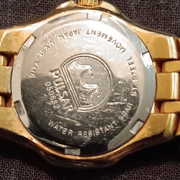 Vintage Pulsar by seiko Watch Golden Finish - Picture 5 of 7